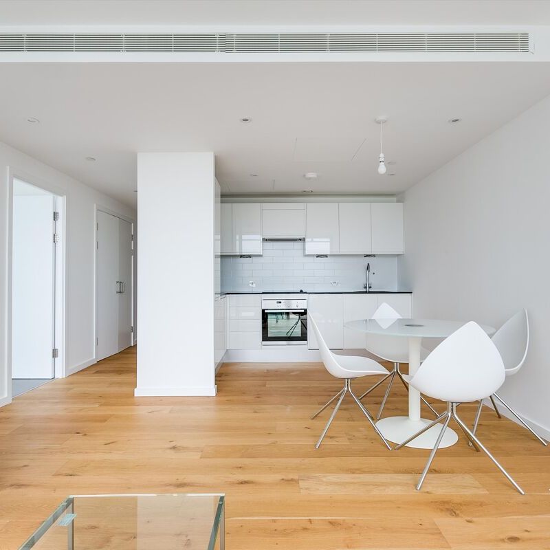 1 bedroom flat in the heart of White City. - Photo 1