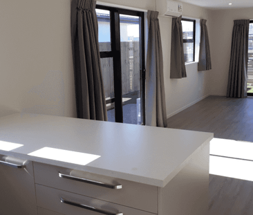 Easy Care Family Home In Spring Grove - Photo 3