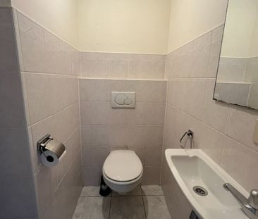 Appartement met parkeerplaats te huu in Waregem - Photo 4
