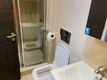 Three Bedroom - Photo 5