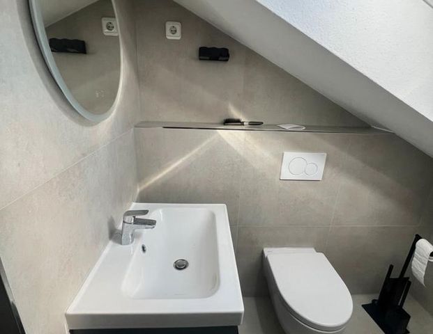 3 Zimmer -Dachgeschoss Wohnung zu vermieten - Photo 1