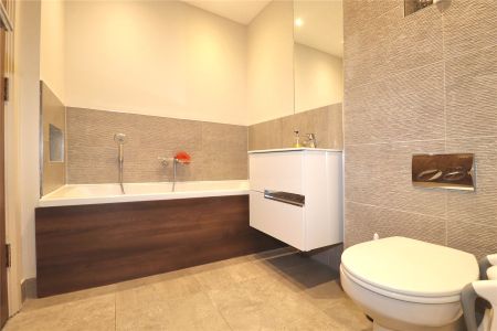 North Road, Woking, Surrey, GU21 - Photo 5