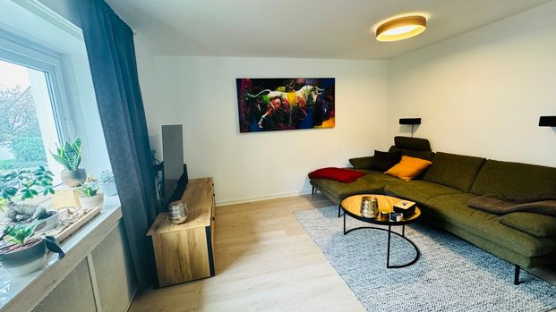 Erdgeschoss - Tolle 3-Zi.-Wohnung mit Terrasse und Garage - Foto 1