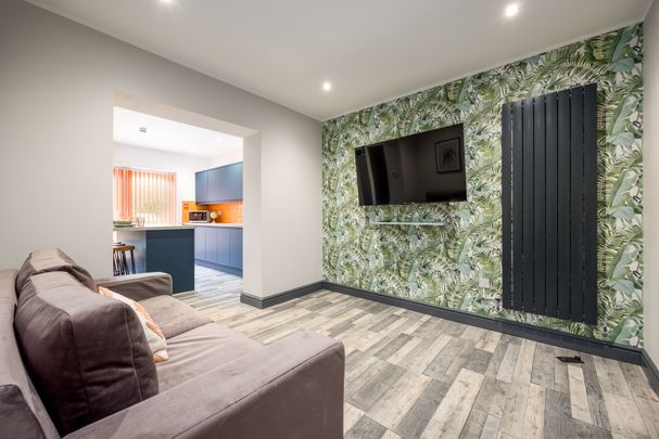 OX Living is proud to present this high-quality 9-bedroom co-living property, perfect for working professionals looking for stylish, stress-free living. Room 6 - Photo 1