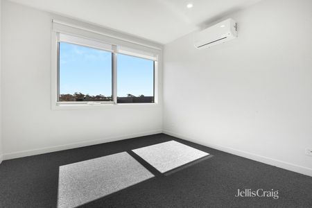 2 Ginning Road, Yarraville VIC 3013 - Townhouse For Rent | Domain - Photo 5
