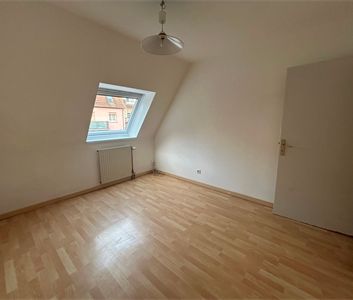 Location Appartement 4 pièces 84m² - Photo 2
