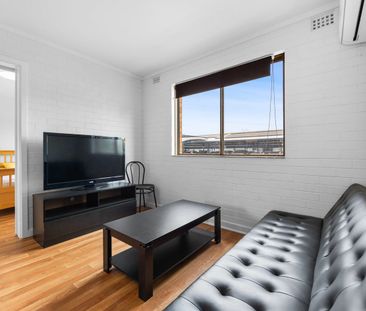 Furnished Comfort Near UWA - Photo 5