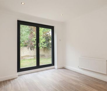 4 bedroom detached house to rent - Photo 3