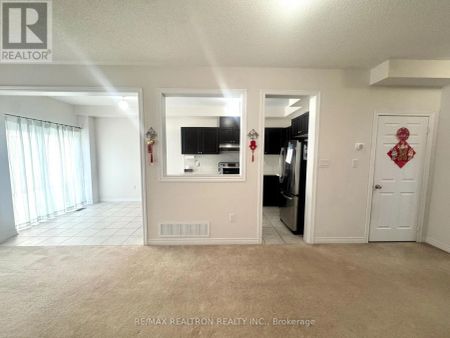 69 FIMCO CRESCENT - Photo 3