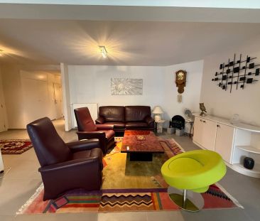 ONGEMEUBELD - Ruim en uniek appartement van 139 m² in het centrum v... - foto 1