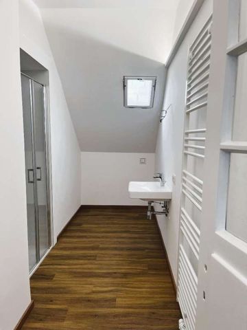 Top-sanierte Dachgeschosswohnung in zentraler Altbaulage - sofort verfügbar - Foto 4