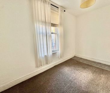 Stoke Newington High Street, London - Photo 6