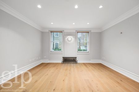 2 Bedroom Town House, Monmouth Street, Covent Garden WC2H - Photo 2