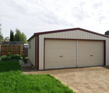 Spacious Family Home with Huge Double Garage & Prime Location - Photo 6