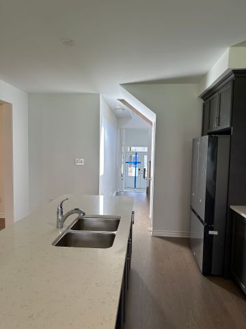 For Lease - 1324 Garthdale Street, Pickering, Ontario - Photo 4