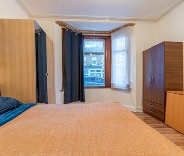 Room in a Shared Flat, London, E7 - Photo 2