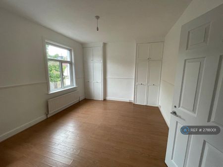 4 bedroom terraced house to rent - Photo 5