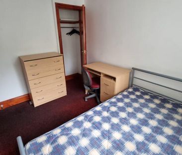 6 bedroom terraced house to rent - Photo 4