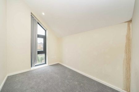 Albert Road, London, NW7 - Photo 3