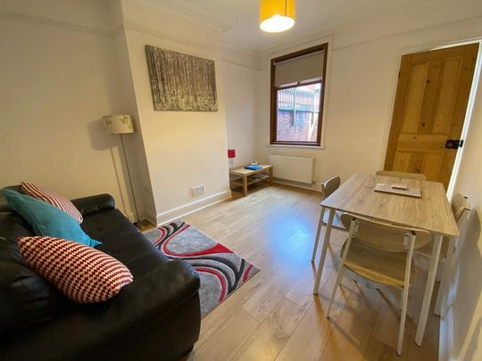 3 bedroom end of terrace house to rent - Photo 1