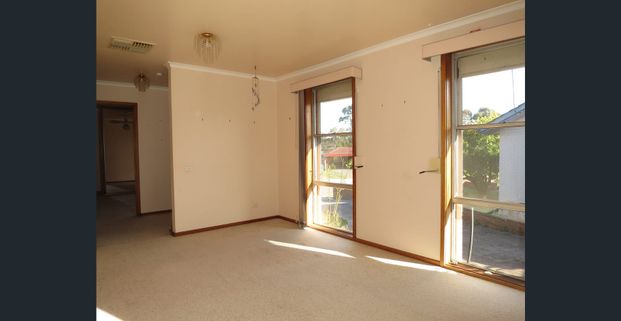 Too good to call your home - Photo 1