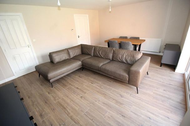 4 bedroom detached house to rent - Photo 1