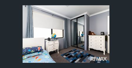 MASSIVE 4x2 Family Home in a Prime Alkimos Location - Photo 2