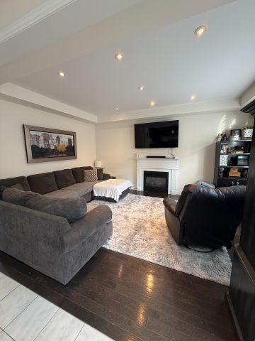 For Lease - 1100 Sherman Brock Circle, Newmarket, Ontario - Photo 3