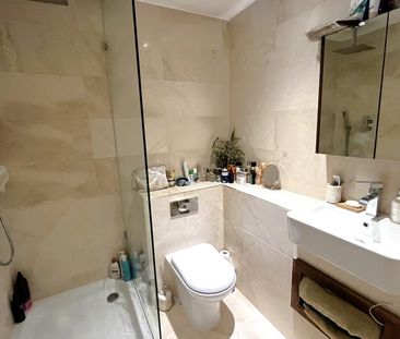 Magna West, West Byfleet, Surrey, KT14 - Photo 3
