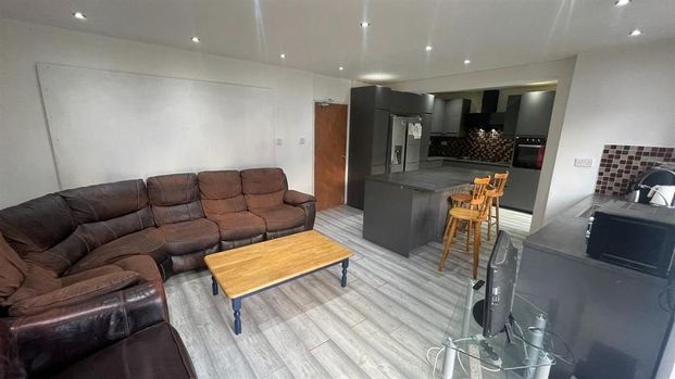 5 bedroom house to rent - Photo 1