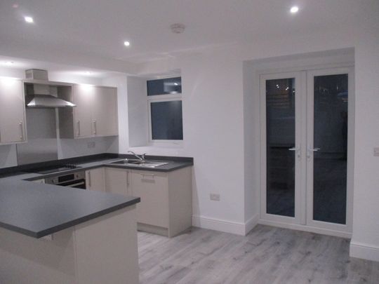 2 Bed Flat, Slatey Road, CH43 - Photo 1