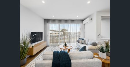 Light-filled, spacious & designed for lifestyle - Photo 2