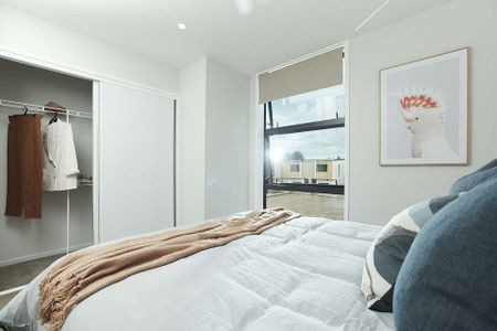 Stylish living in this stunning 2-bedroom - Photo 5