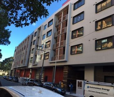 One Bedroom Plus Study With Built-in Wardrobes (unfurnished) - Photo 5