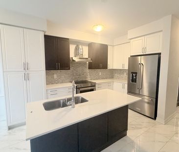 For Lease - 53 Woolacott Lane, Clarington, Ontario - Photo 6