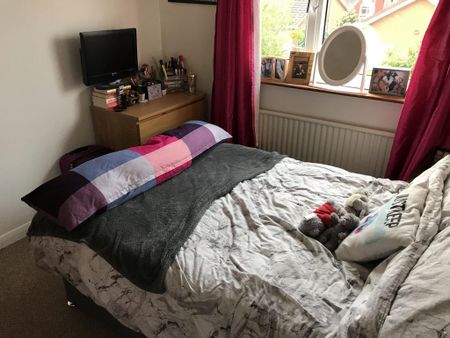 4 bedroom terraced house to rent - Photo 4