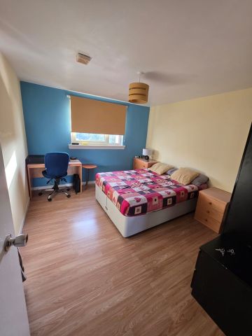 Room in a Shared Flat, Hailsland Gardens, EH14 - Photo 2