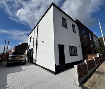 Partington Lane Swinton Manchester Greater Manchester - Photo 5