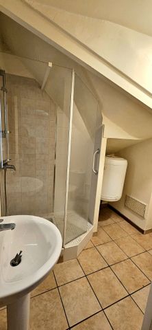 Location Appartement 1 pièce 18m² GONFARON 83590 - Photo 2