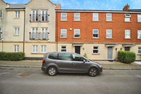 Muirfield, Swindon, Swindon, SN25 - Photo 2