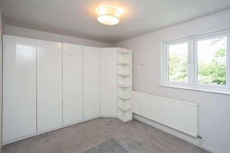 Oak Path, Bushey, WD23 - Photo 2