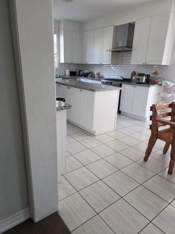 For Lease - 60 Alden Square, Ajax, Ontario - Photo 5