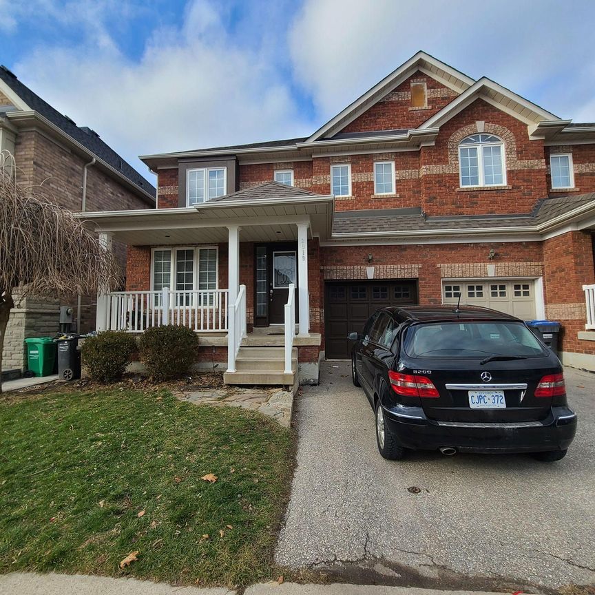 For Lease - 3919 Arvona Place, Mississauga, Ontario - Photo 1