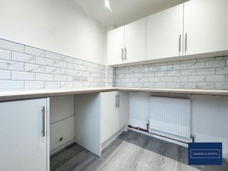 3 bedroom end of terrace house to rent - Photo 5