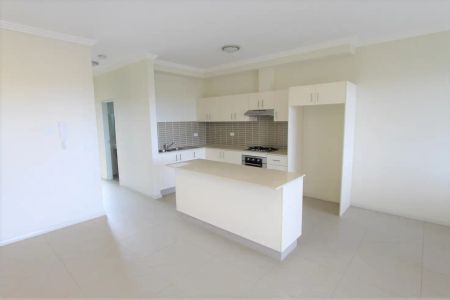 “Most Convenient & Sought-after Location for Rent” - Photo 4
