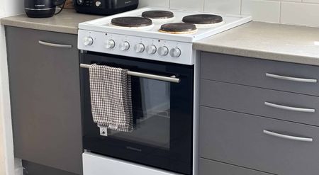 Three bedrooms - Cambridge East - Photo 3