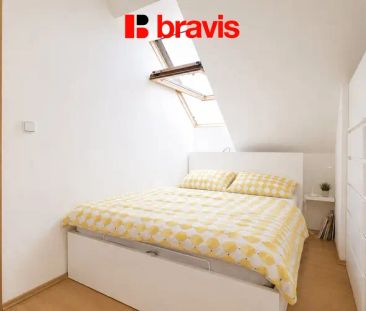 Pronájem moderního mezonetového bytu 3+kk, sklep, parkovací stání - Fotografie 5