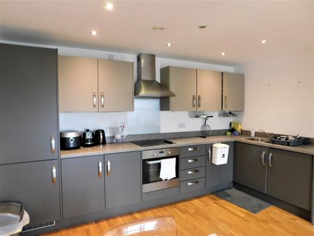 2 bedroom flat to rent - Photo 5