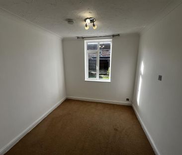 Thompson Close - Photo 4