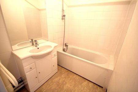 Location Appartement 4 pièces 80m² - Photo 3